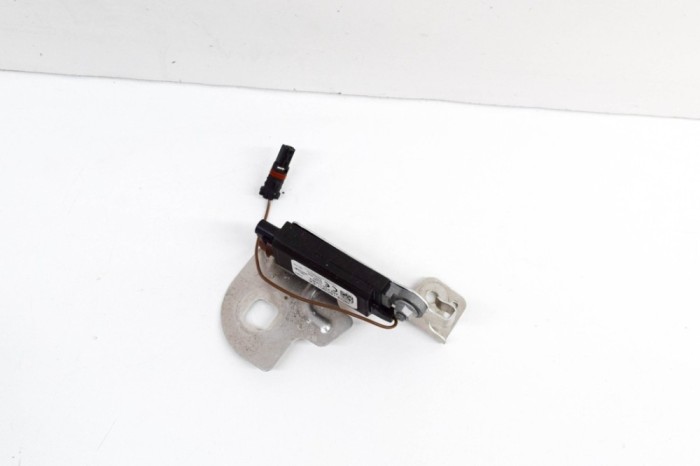 Amplificator de antena JAGUAR I-PACE X590 2020 OEM: J9D3-18C901-EA 20941664