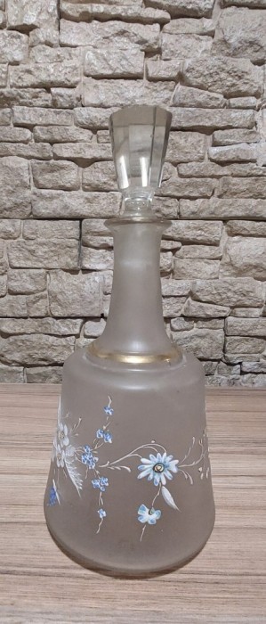 Vand sticla veche pt tarie,frumos ornata,email la cald,suflata in forma