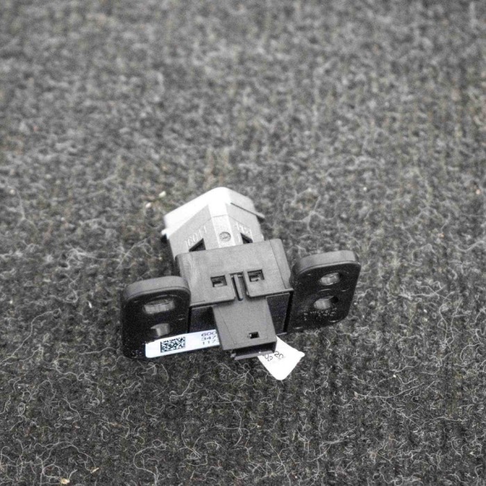 Comutator TESLA MODEL S 2017 OEM: 6008906-00-C 4095545