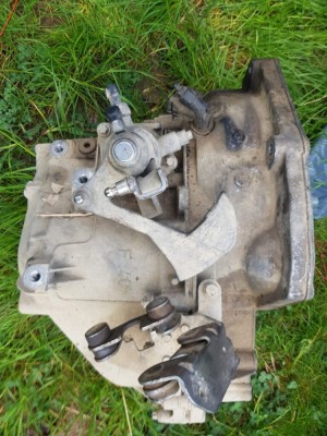 Cutie Viteze F40 Vectra C 1.9CDTI foto