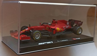 Macheta Ferrari SF21 #16 Charles Leclerc Formula 1 2021 - Bburago Signature 1/43 F1 foto