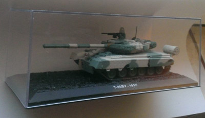 Macheta Tanc T-80BV URSS 1990 - Atlas 1/72 T80 foto