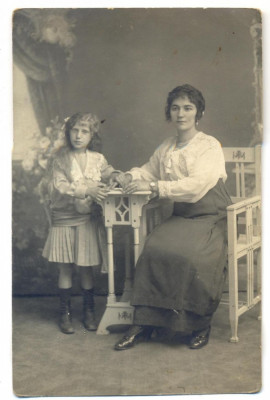 AD 1785 C.P.VECHE- MAMA SI FICA IN TINUTA DE EPOCA-1915 -SUVENIR DE LA EUGENIA foto