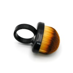 Perie de praf pe deget, negru