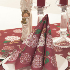 Servetele de masa festive Linclass pentru Craciun/Revelion - Soren (globuri pe fundal bordeaux) / 40 x 40 cm / 50 buc