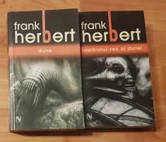 Set 2 carti din seria Dune de Frank Herbert. Nemira 2005