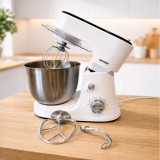 Cumpara ieftin Mixer electric cu bol WAINER KM01, 1300W, 4L, 6 trepte viteză, 3 accesorii &ndash; frăm&acirc;ntare, mixare, spumare, carcasă albă cu accente cromate