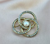 BROSA VINTAGE DIN METAL SUFLAT CU DECOR CRISTALE SI PERLA FALSA