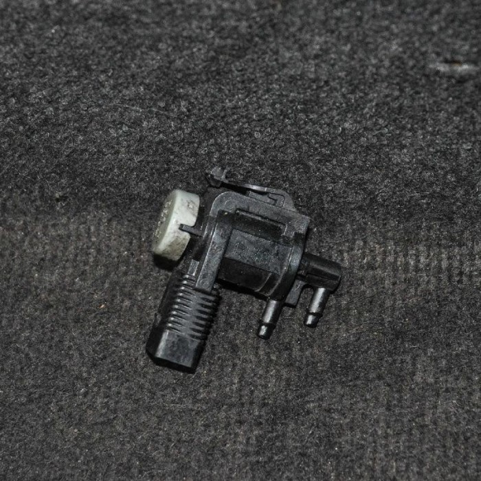 Supapa solenoid AUDI A5 8T3 2010 OEM: 1K0906283A 2183564