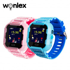 Pachet Promotional 2 Smartwatch-uri Pentru Copii Wonlex KT03 cu Functie Telefon, Localizare GPS, Camera, Pedometru, SOS, IP54 - Roz + Albastru, Cartel foto