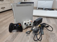 Xbox 360 + controller + cabluri &ndash; Funcționează perfect! 38 jocuri incluse
