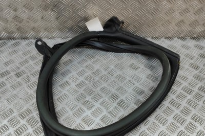 Garnitura ușă dreapta spate PORSCHE Taycan 2022 OEM: 9J0833722,9J0.833.722 | 25145884 foto