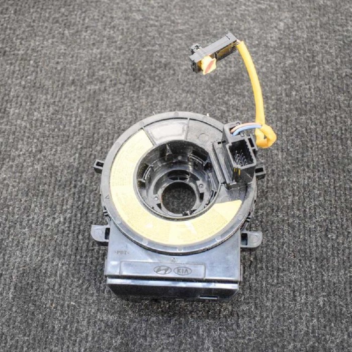 Spirala volan KIA CEE\&#039;D Hatchback ED 2011 OEM: M30K110141 | 3781182