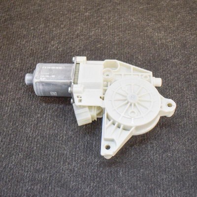 Motor macara geam ușă st&amp;acirc;nga față MERCEDES-BENZ E W212 2014 OEM: 0130822637,C33724-100,A2129066802 10843535 foto