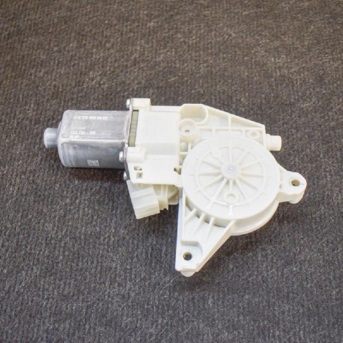 Motor macara geam ușă st&acirc;nga față MERCEDES-BENZ E W212 2014 OEM: 0130822637,C33724-100,A2129066802 10843535