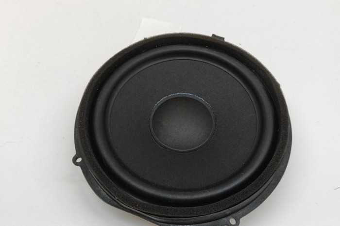 Difuzor ușă st&acirc;nga față TESLA MODEL X 2020 OEM: 1004833-03-A | 31691653