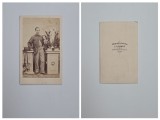 Fotografie de colectie CDV Atelier Josef Schwab, Perioada timpurie, Portret de domn, Wien, Viena, Austria, Austro-Ungaria, ca. 1860