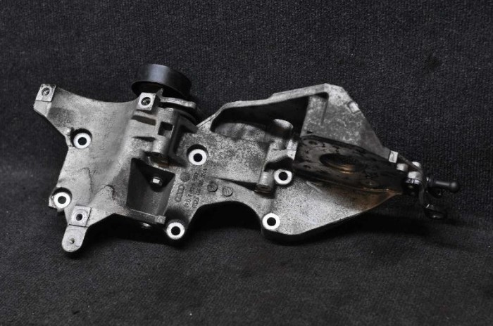 Suport alternator VW TIGUAN 5N_ 2009 OEM: 03L903143D 1606979