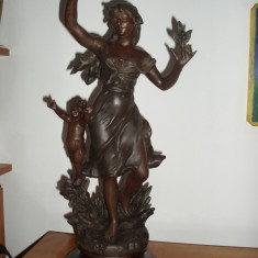 Statueta antimoniu Franta SEC XIX "Tanara cu amoras (Putto)" - SEMNATA