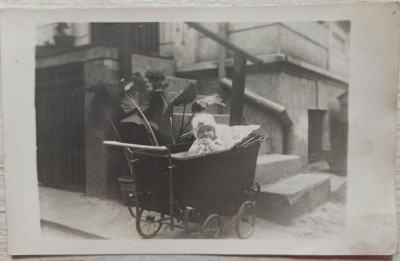 Copil in carucior// Braila 1937, fotografie tip CP foto