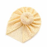 Caciulita galbena tip turban cu model ajurat (Marime Disponibila: 6-9 luni)