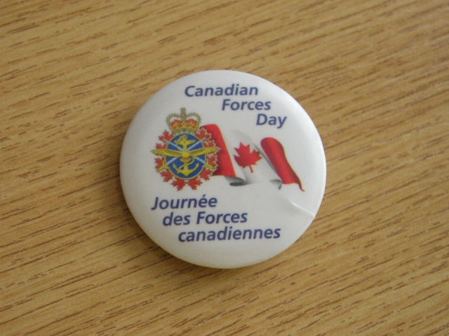 QW9 N 57 - insigna - militar - Canada - Ziua fortelor armate canadiene
