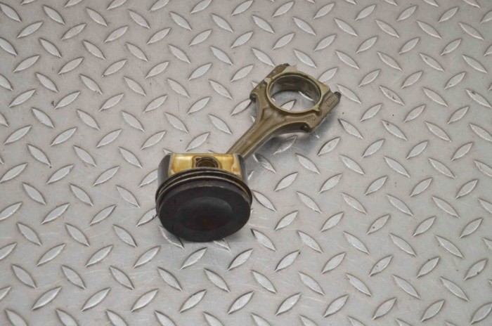 Piston VW GOLF V 1K1 2006 OEM: 110806,205048