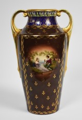 Vaza din portelan Wehinger &amp; Co / Cehoslovacia - decor scene romantice - anii 1920