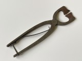 Cleste pe arc din otel suedez, sfarsit de secol 19, pentru taiat conuri de zahar