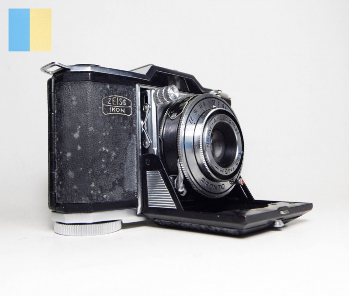 Zeiss Ikon Contina Novar - Anastigmat, folding viewfinder camera