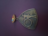 insigna breloc Campionatele de Gimnastica Ritmica Moderna -Cercul .Republica Socialista Romania