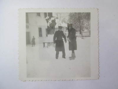 Foto colectie 67 x 60 mm ofițeri pregătiți de alegeri la Orșova,decembrie 1933 foto