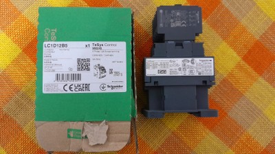 CONTACTOR TRIFAZAT SCHNEIDER 5,5KW/400V LC1D12B5 CU LADN22 , BOBINA LA 24V AC #2 foto