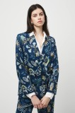 Medicine sacou culoarea bleumarin