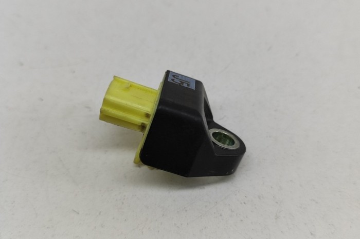Senzor de impact dreapta față LEXUS UX _AA1_, _AH1_, _MA1_ 2020 OEM: 89173-47050 28076490