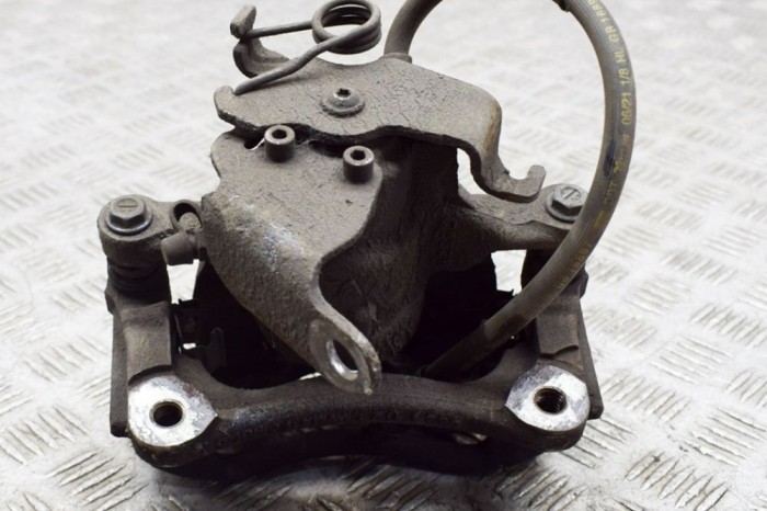 Etrier de fr&acirc;nă dreapta spate FORD TRANSIT CUSTOM 2021 OEM: 2023305 21051580