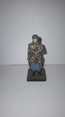Soldat din plumb Ref.01-046 Soldat german uniforma de iarna camuflaj WW II Metal and Soul 1:32 foto