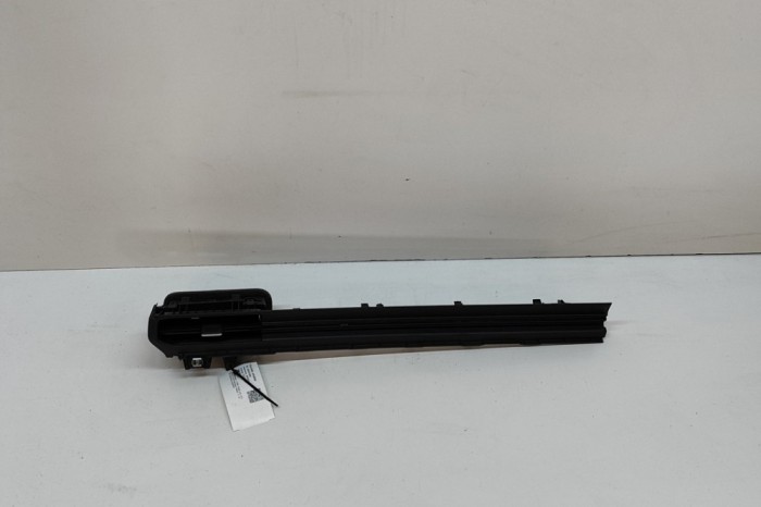 Gura de ventilație planșa de bord FORD PUMA J2K, CF7 2024 OEM: R1TB-19F643-FB,R2KX-R018B09-BBW 29373269