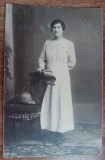QW18 3 - Fotografie foarte veche - Domnisoara de pension - 1914