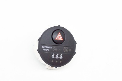 Buton de avarie TOYOTA YARIS _P13_ 2019 OEM: 83950-0D100 13557621 foto