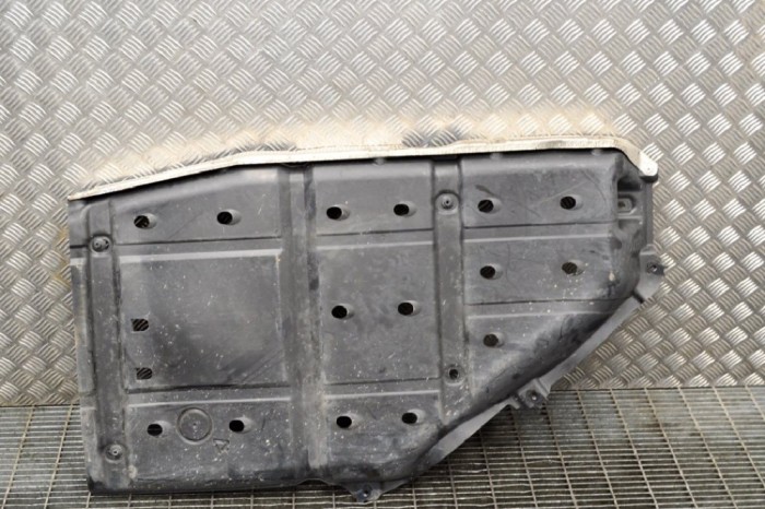 Scut motor central spate LEXUS RX _L2_ 2018 OEM: 77641-48100,77606-48150 | 11576776