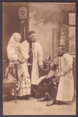 2943 - SIBIU, Ethnic Family, Romania - old postcard - used foto