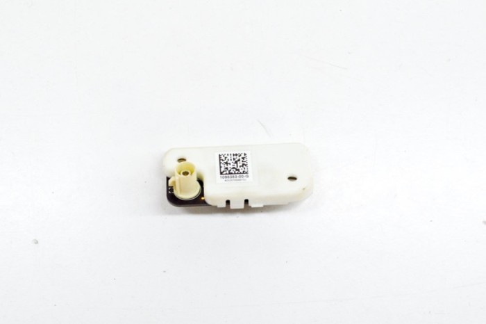 Camera față TESLA MODEL Y 2020 OEM: 1481957-00-B,1098383-00-G 13584829