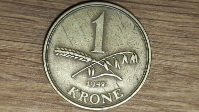 Danemarca - moneda de colectie WW2 - raruta - 1 krone 1942 - stare buna ! foto