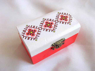 Cutie cu motiv traditional maci stilizati, cutie de lemn femei 27889 foto