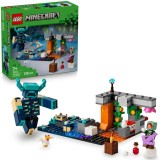 LEGO&reg; Minecraft&reg; - Intalnirea cu Temnicerul 21274, 238 piese