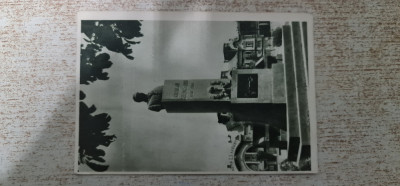 R.P.R. - Lugoj - Statuia lui Brediceanu foto