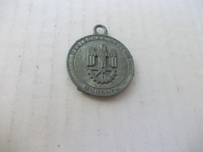 Medalie veche BMW