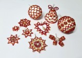Set 15 Decoratiuni Craciun Handmade: Globuri, Ornamente Rosu, Albastru, Auriu, Perlute. Unicat, Margele, Clopotei, Stelute, 3-8cm