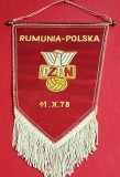 Fanion brodat (protocol-schimbat de capitani) oficial de colectie - (fotbal) meciul ROMANIA - POLONIA 11.10.1978